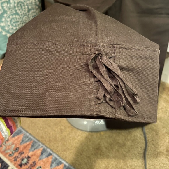 A 2-piece outfit. A bermuda and a matching blouse perfect for all occasions. - Picture 3 of 7